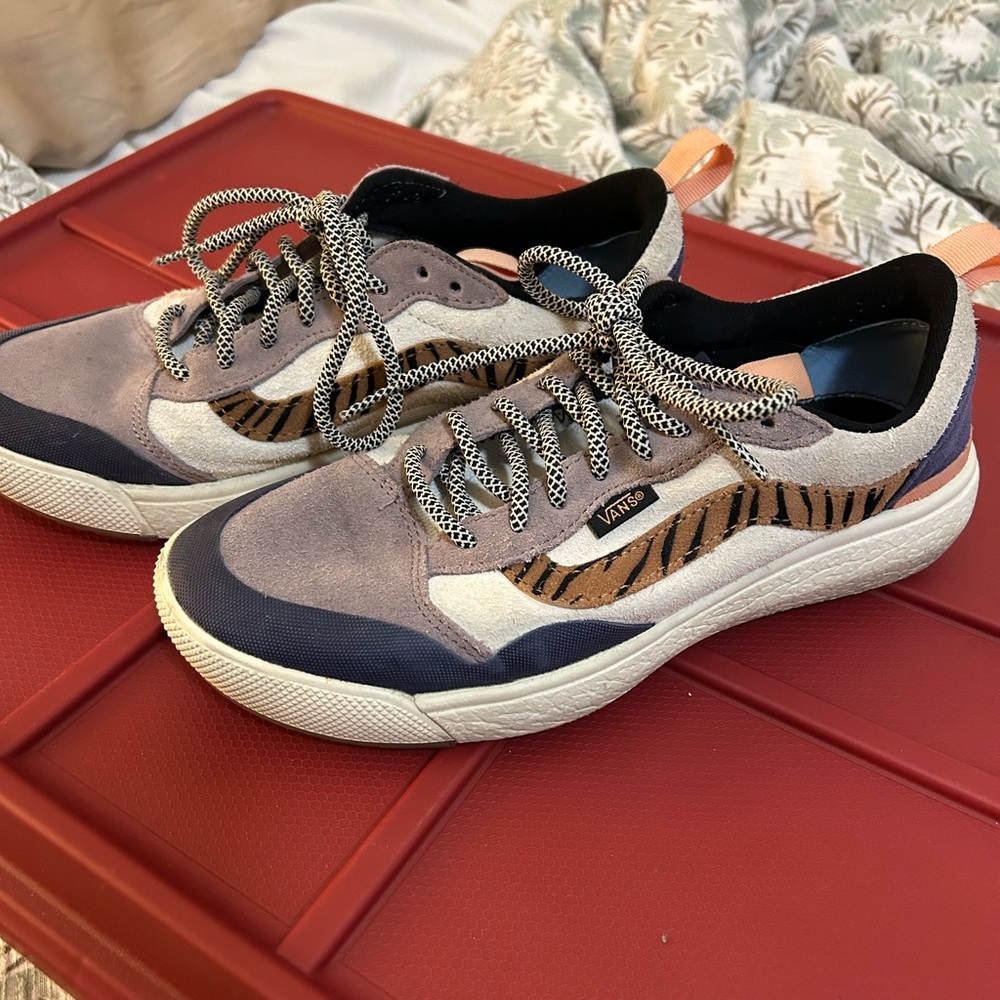 Women’s Vans Ultrarange Sneakers